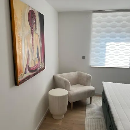 Апартаменты Lakeside, Awesome & Romantic, With Stylish Design Райхенау